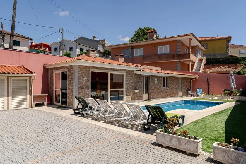 Villa con giardino, griglia e piscina privata | Vista sulla montagna - Image 1