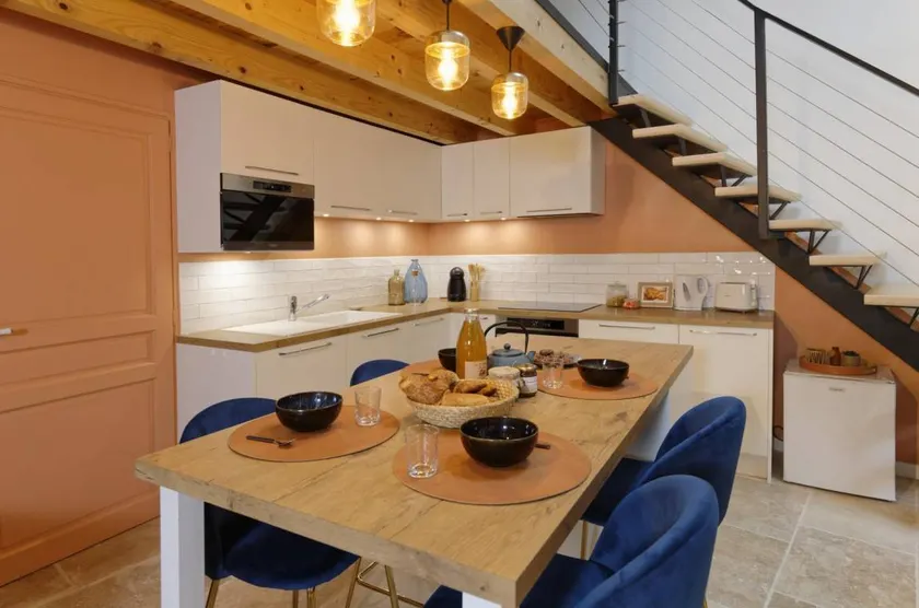 Gite with barbeque, terrace & garden - Image 1