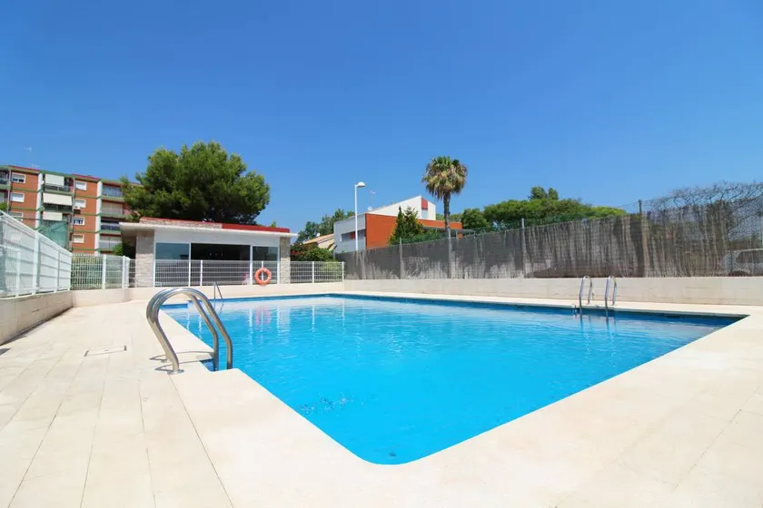 Child-friendly pleasant apartment with garden, pool & terrace | Close to the beach | Dogs allowed - Image 1