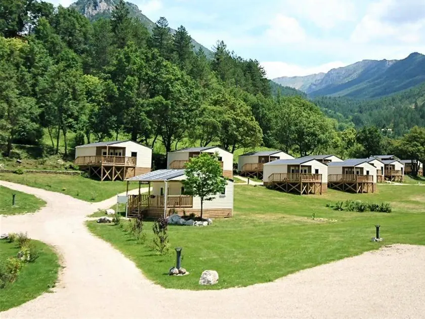 Chalet with terrace & BBQ | Mountain view - Image 1