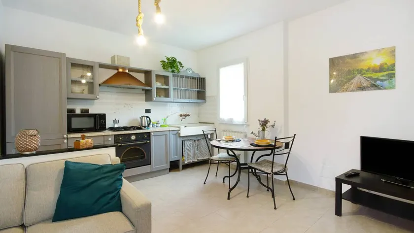 Holiday Home 'Pullin' with Private Garden and Wi-Fi - Image 1