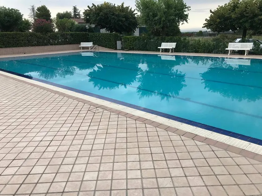 Appartement de vacances avec piscine, jardin et terrasse | Vue jardin - Image 1