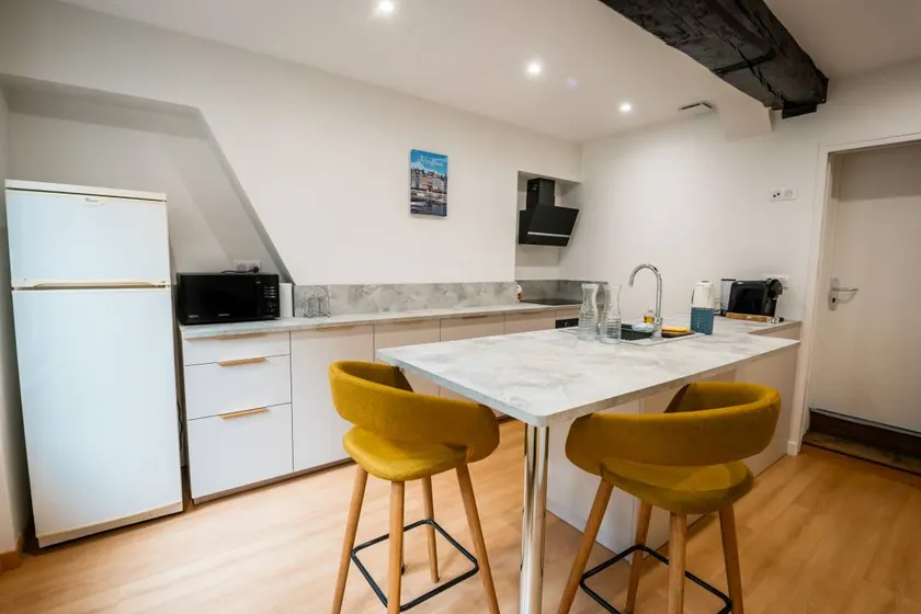 Cottage | City view - Image 1