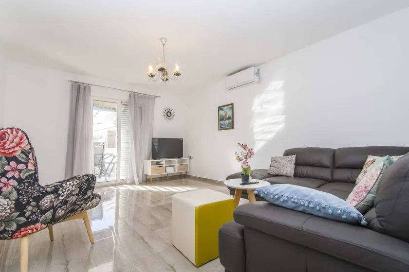 Fully equipped nice house with barbeque, terrace & garden | Garden view | Beach nearby | Pets allowed - Image 1