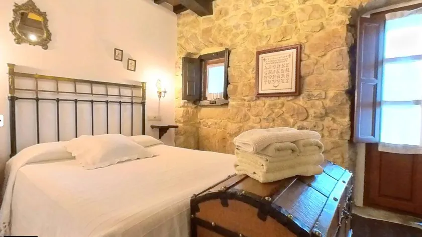 Holiday home with terrace | Mountain view - Image 1