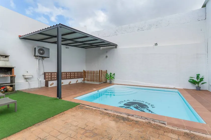 Tolle Villa mit Pool, schnellem Internet und Terrasse | Perfekt für die Arbeit von Zuhause - Image 1