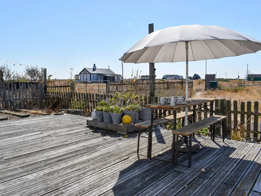 Cottage with barbecue & garden | Beach view - Image 1