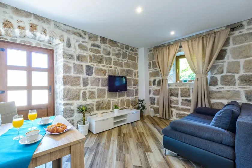 Wonderful holiday apartment with terrace - Image 1