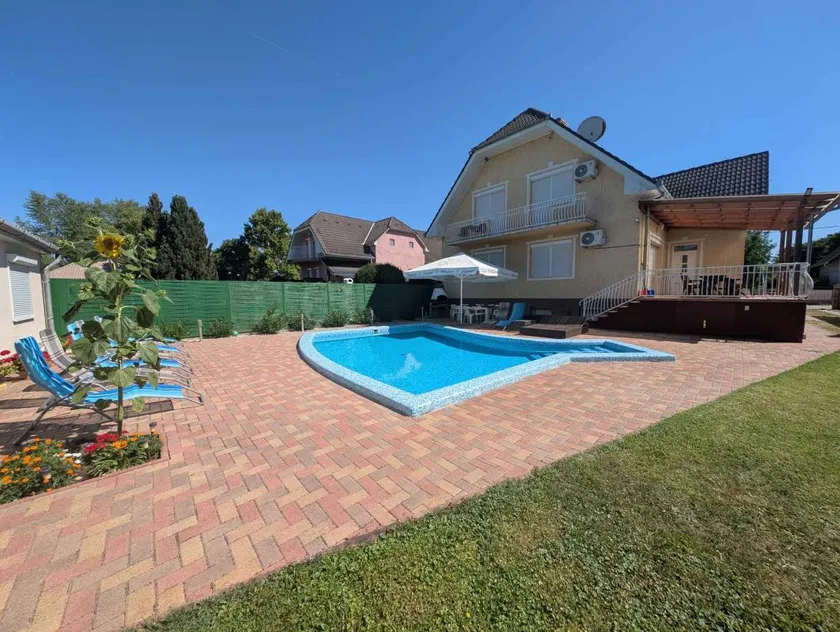 Casa vacacional con piscina privada, jardín y barbacoa - Image 1