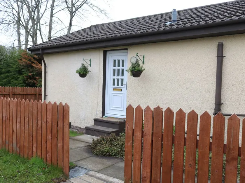 Pleasant holiday home with BBQ & garden | Pets allowed - Image 1