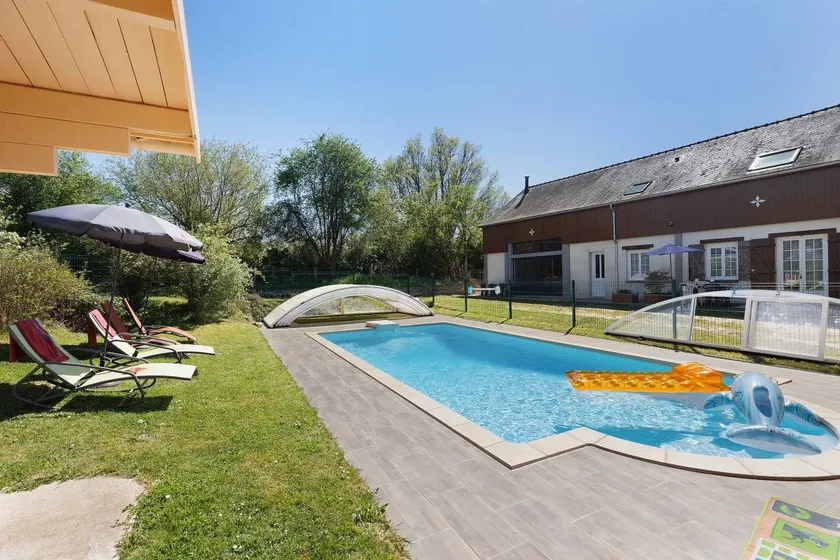 Cottage with Pool in the Countryside, Perfect for a Family of 4 near Le Lude and Zoo de la Flèche - Image 1