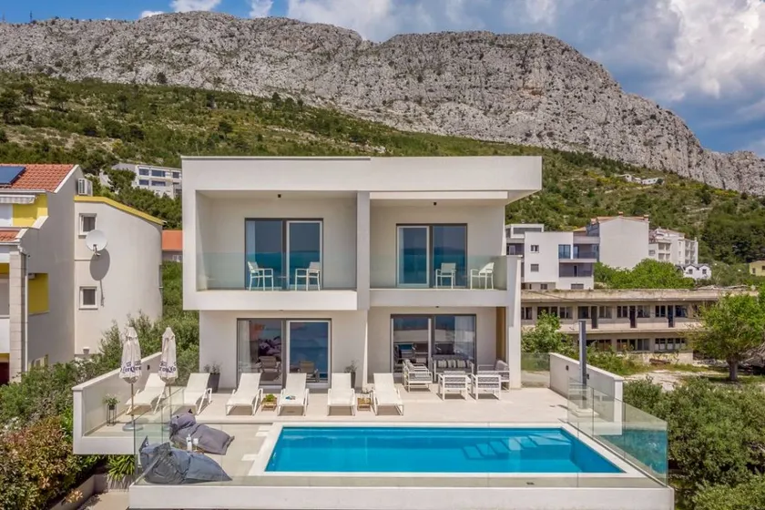 Children-friendly nice villa with garden, private pool & barbecue | Beach nearby - Image 1