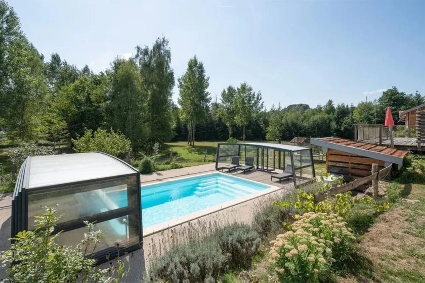 Ferienhaus 'Piscine Spa Et Sauna Privé' mit Seeblick, privatem Pool und WLAN - Image 1