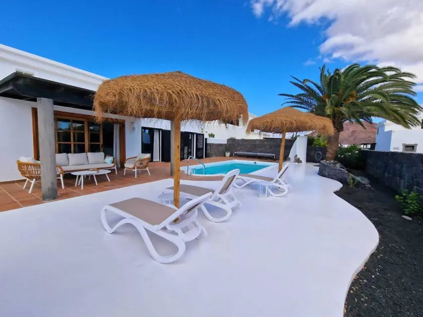 House with terrace, private pool & BBQ | Beach view - Image 1