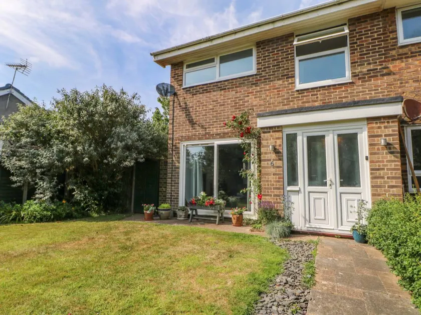 Cottage with garden | Beach view - Image 1
