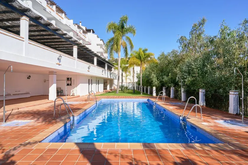Apartment 'Vistas Al Mar - La Herradura' with Sea View, Wi-Fi and Air Conditioning - Image 1