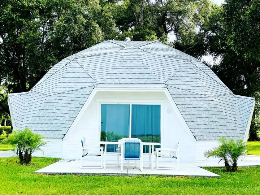 Lakeside Dome Retreat with Sun Deck & Lake Views | 2BR Rental in Clermont, Florida - Image 1