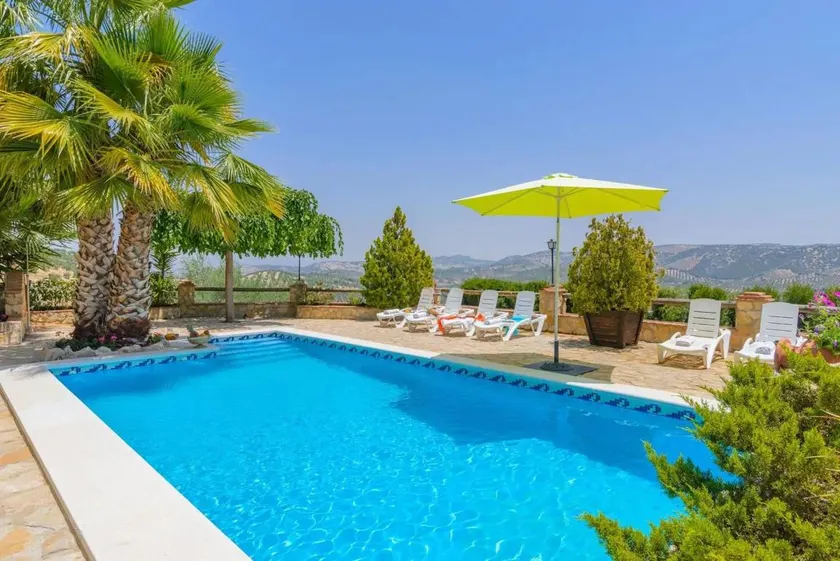 Villa entièrement équipée avec piscine privée, barbecue et terrasse | Vue jardin | Parfaite pour le travail à distance | Avec animaux bienvenus - Image 1