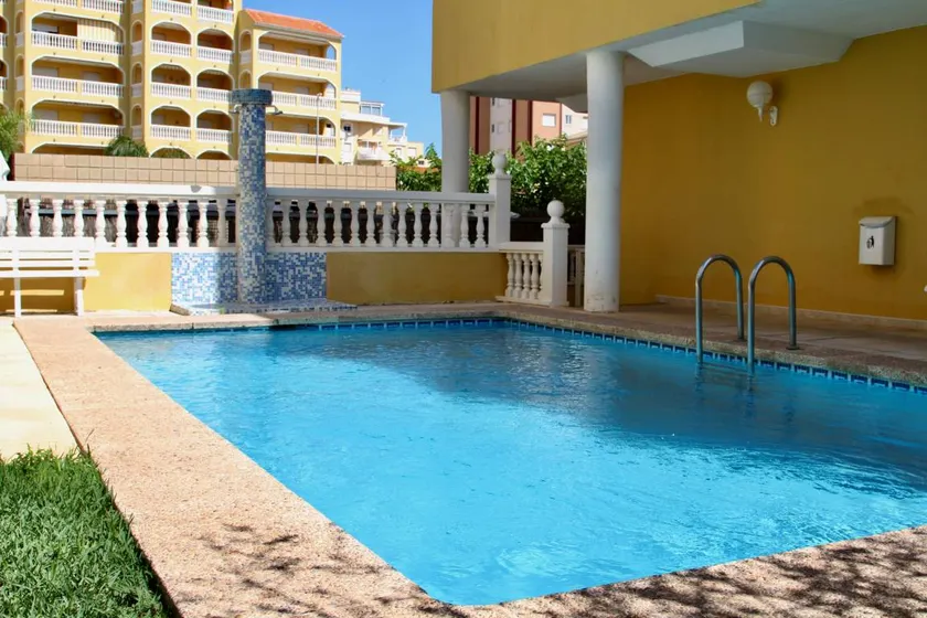 Family-oriented nice flat with garden, pool & terrace | Close to the beach - Image 1