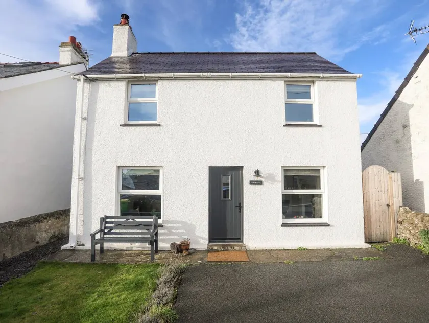 Cottage with garden - Image 1