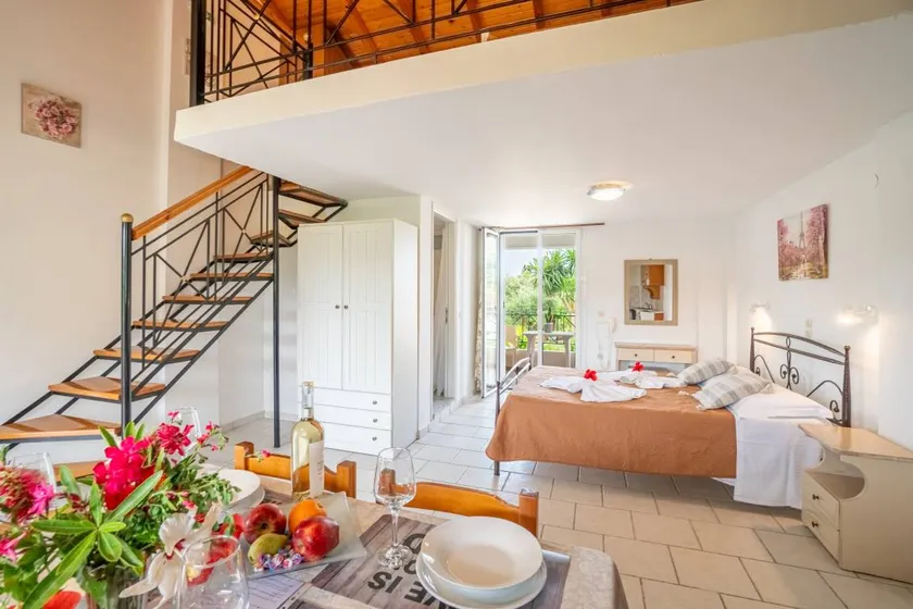 Nice flat with fast internet, pool & terrace | Garden view | Beach nearby - Image 1