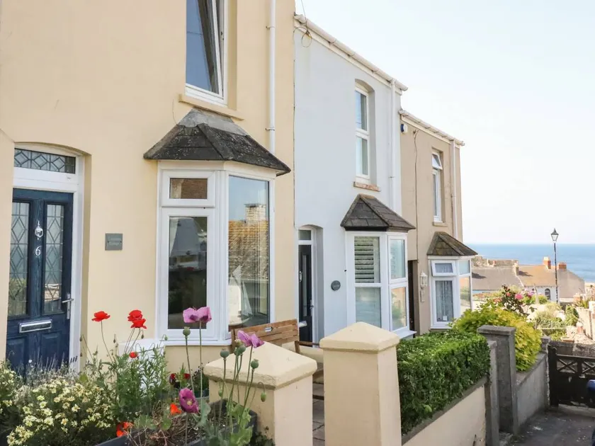 Cottage with garden | Beach view - Image 1