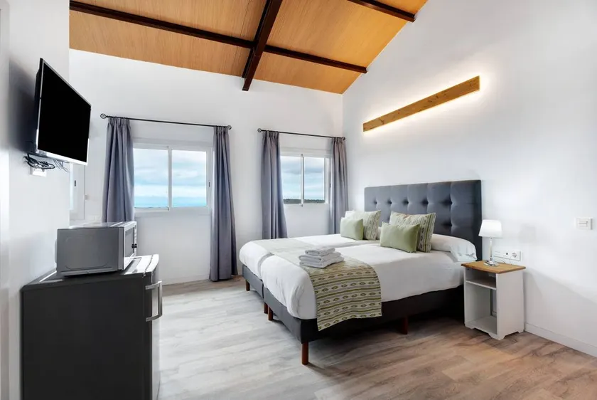 Charmant appartement avec terrasse, jardin et piscine | Vue mer - Image 1