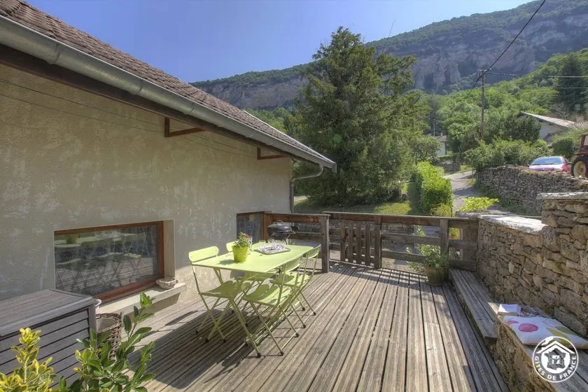 Child-friendly gite with terrace, barbeque & garden - Image 1