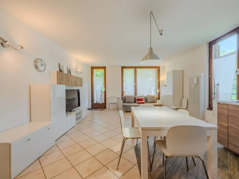 Holiday apartment with garden - Image 1
