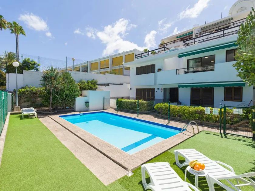 Holiday home with terrace, pool & garden | Close to the beach - Image 1