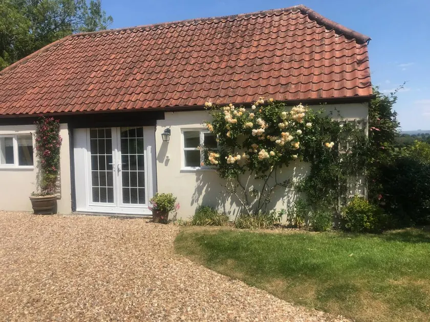Wonderful cottage with terrace & garden | Pet-friendly - Image 1