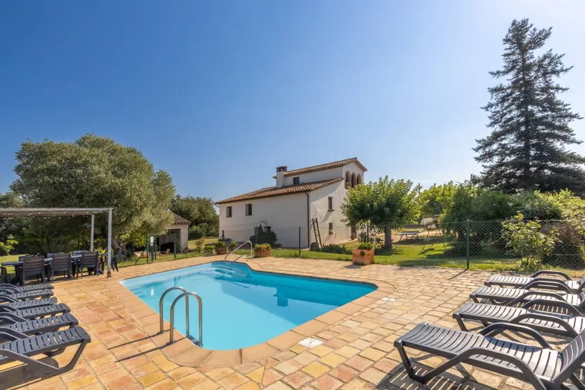 Holiday Home 'Simon' with Mountain Views, Private Pool and Wi-Fi - Image 1