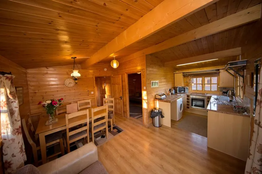 Modern Log Cabin Rental for a Glamping Adventure near Bristol, England - Image 1