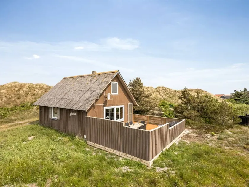 Family-oriented house with barbeque & terrace | Pets allowed - Image 1