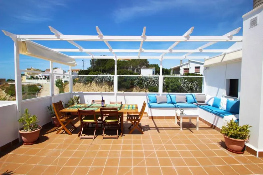 Spacieux appartement entièrement équipé avec barbecue, piscine privée et terrasse | Vue mer - Image 1
