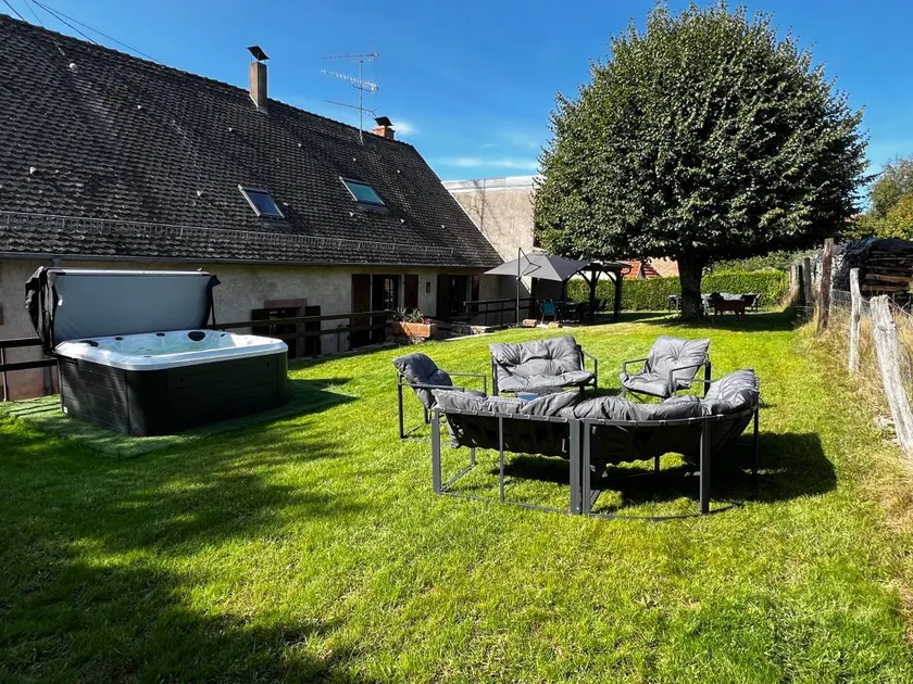 Family-oriented cottage with hot tub, garden & barbeque | Garden view | Suitable for remote work - Image 1