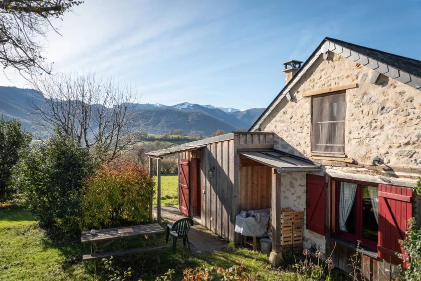 Family-friendly house with barbeque, terrace & garden | Mountain view | Suitable for remote work | Pet-friendly - Image 1