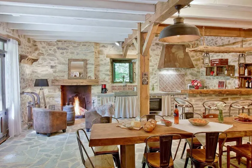 Gite with garden, terrace & barbeque - Image 1