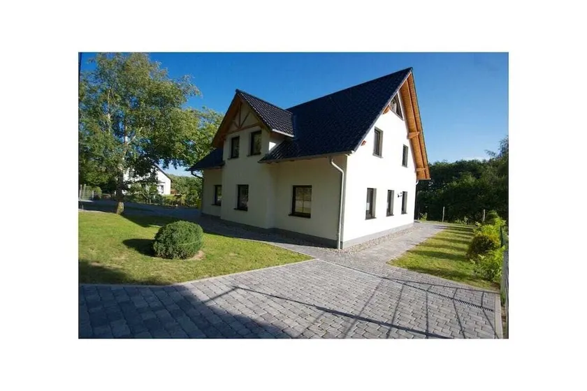 House with BBQ & terrace - Image 1