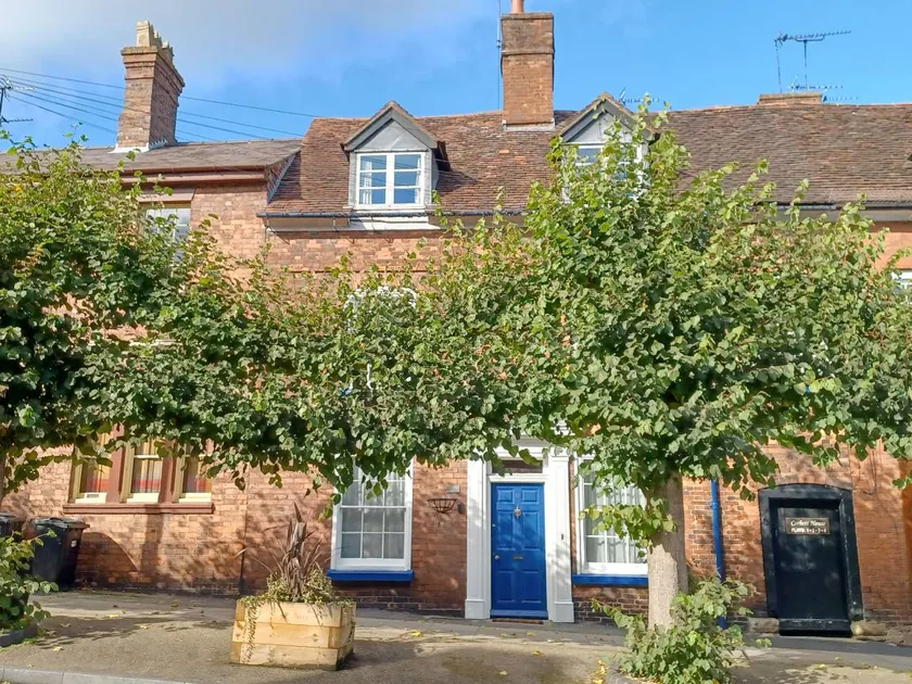 Family-oriented cottage with garden | Dogs allowed - Image 1