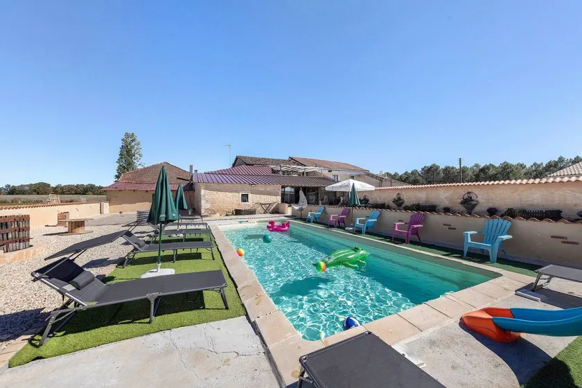 Child-friendly house with BBQ, pool & terrace | Garden view | Pets are welcome - Image 1
