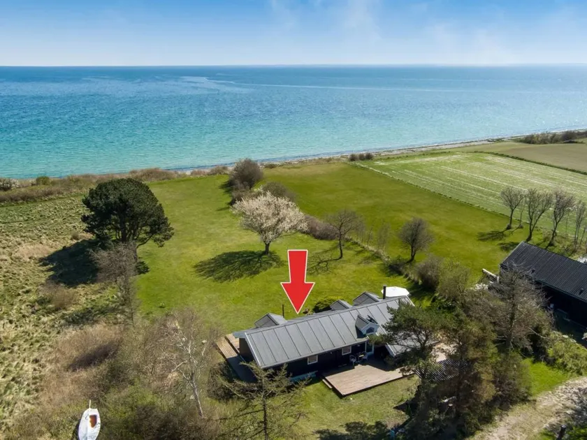 Family-oriented charming holiday home with barbecue | Sea view | Next to the beach - Image 1