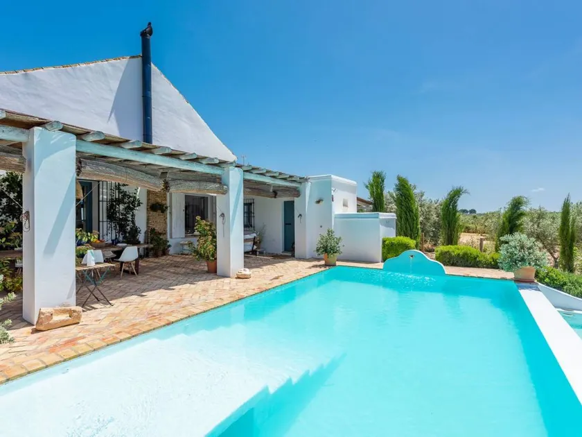 Holiday home with private pool, terrace & garden - Image 1