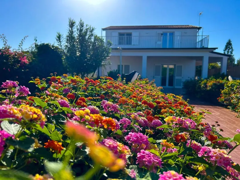 Villa avec terrasse, jardin et barbecue | Vue jardin - Image 1