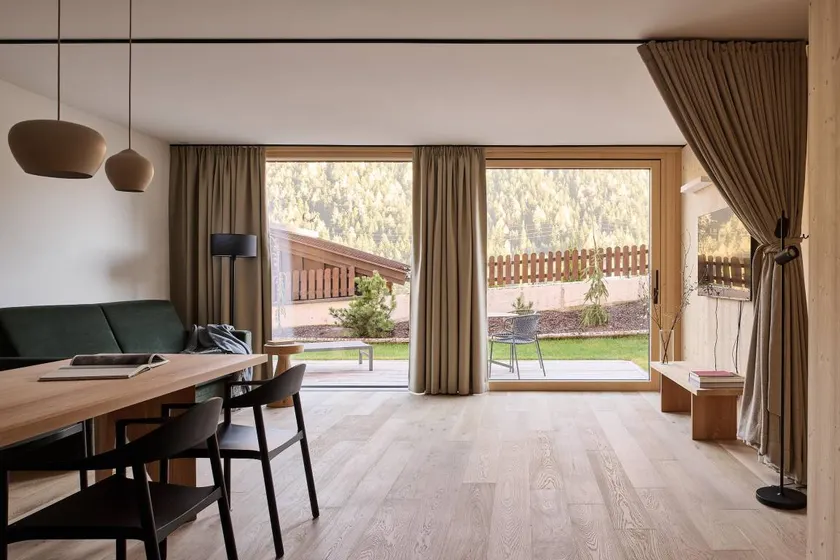 Appartamento con idromassaggio, piscina riscaldata e giardino - Image 1