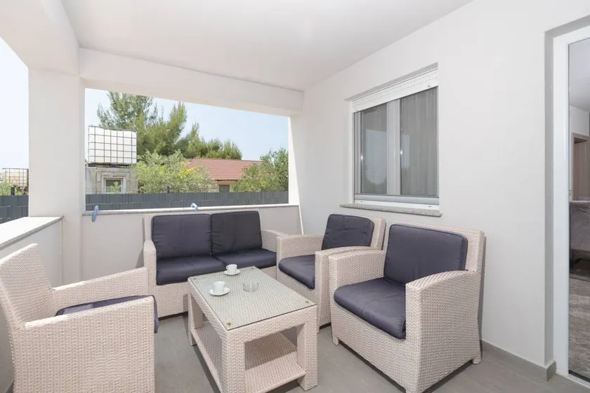 Lovely flat with BBQ & terrace | Pet-friendly - Image 1