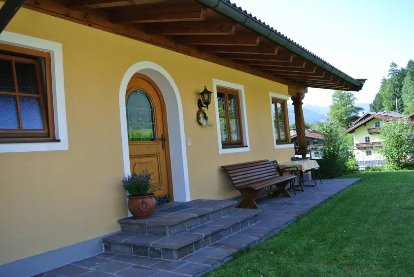 Holiday apartment with terrace - Image 1