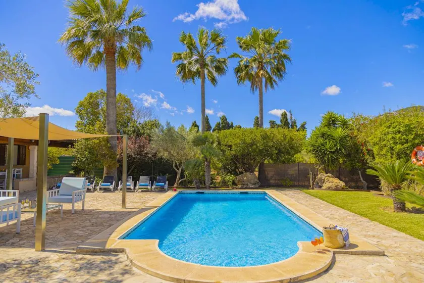 Villa with BBQ, garden & terrace - Image 1