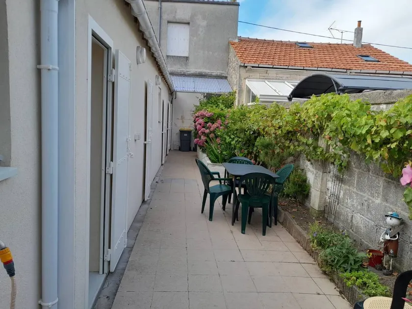 Family-oriented house with terrace, garden & BBQ | Garden view - Image 1