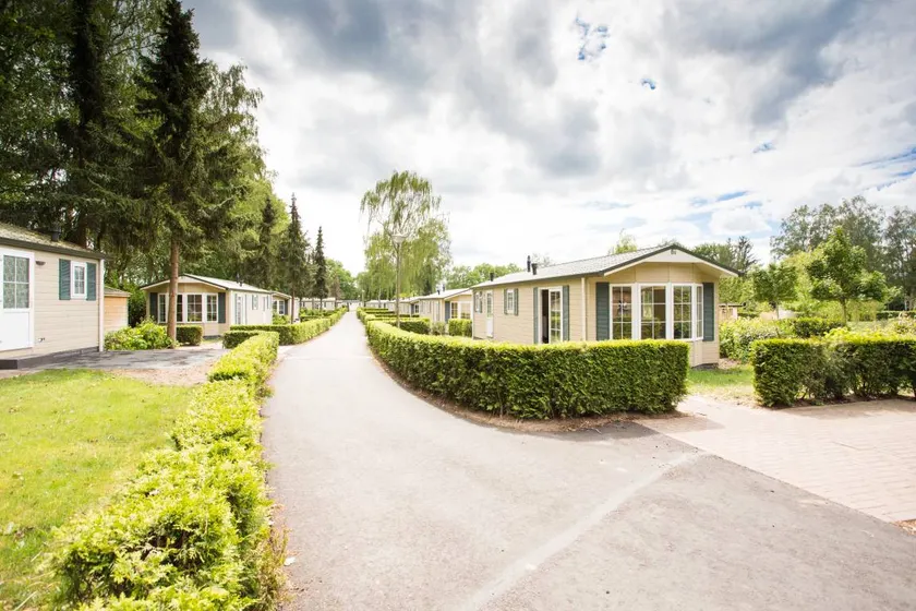 Holiday park with pool, garden & terrace - Image 1